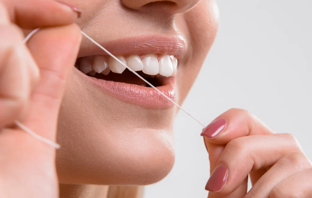 fil-dentaire-dentiste-pernes-les-fontaines Hygiène bucco-dentaire : nos conseils Dentistes à Pernes-les-Fontaines | Pôle 158