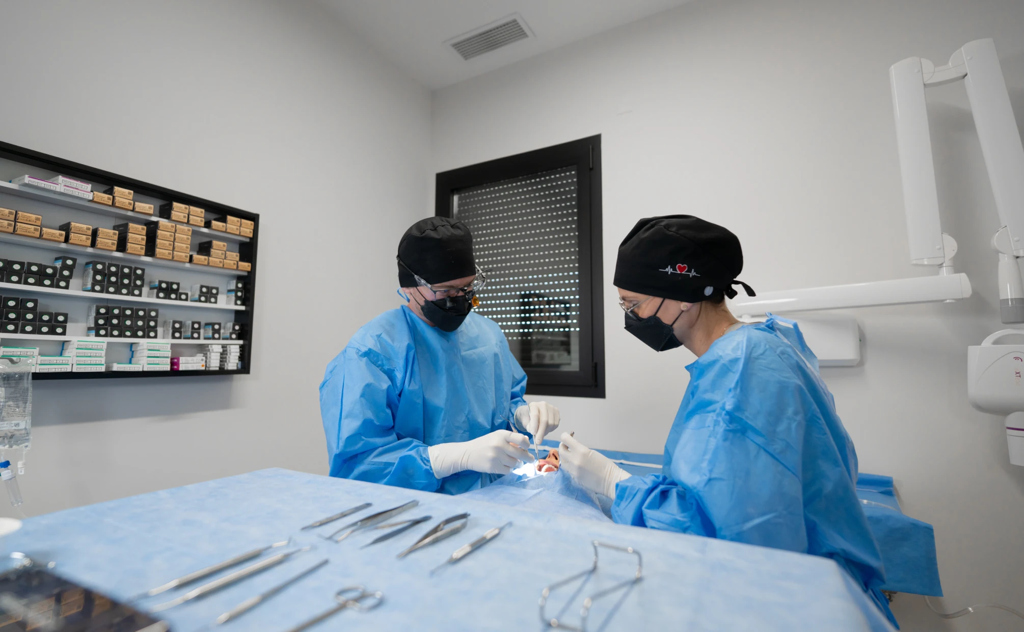 implant-cabinet-dentaire-pole-158 Accueil Dentistes à Pernes-les-Fontaines | Pôle 158