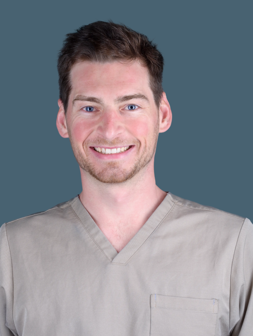 dr-thibault-valls-pole-158 Accueil Dentistes à Pernes-les-Fontaines | Pôle 158