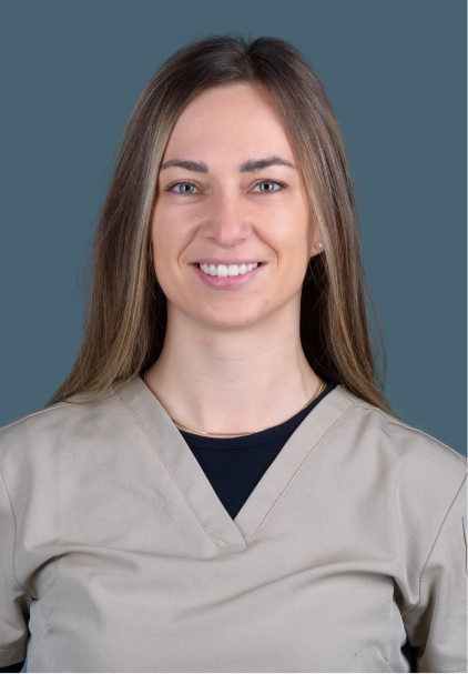 kim-assistate-dentaire Accueil Dentistes à Pernes-les-Fontaines | Pôle 158